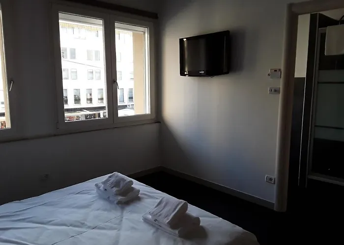 Pensión Savoia 3*
